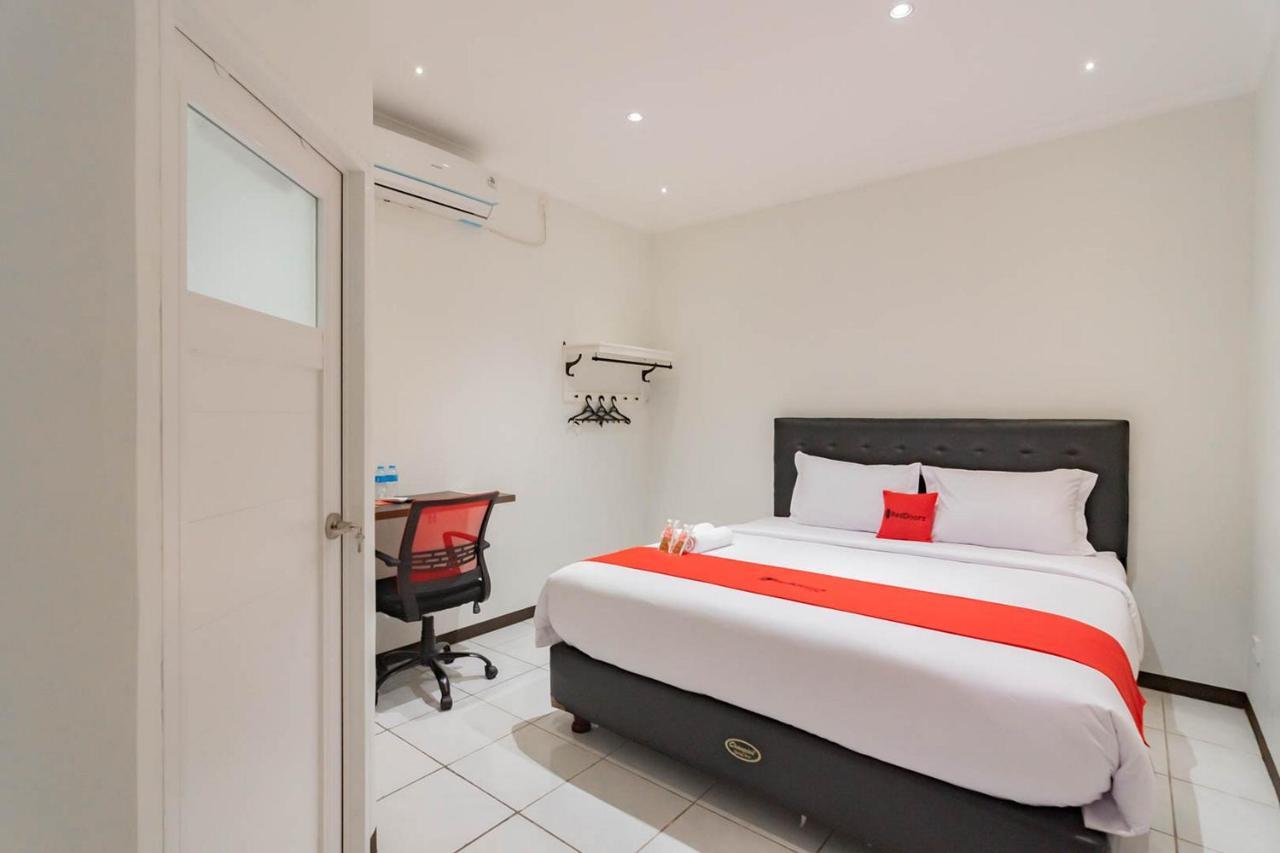 בוגור Reddoorz Plus @ Pakuan Residence Tajur מראה חיצוני תמונה