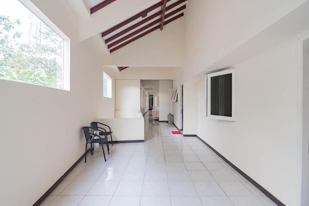 בוגור Reddoorz Plus @ Pakuan Residence Tajur מראה חיצוני תמונה