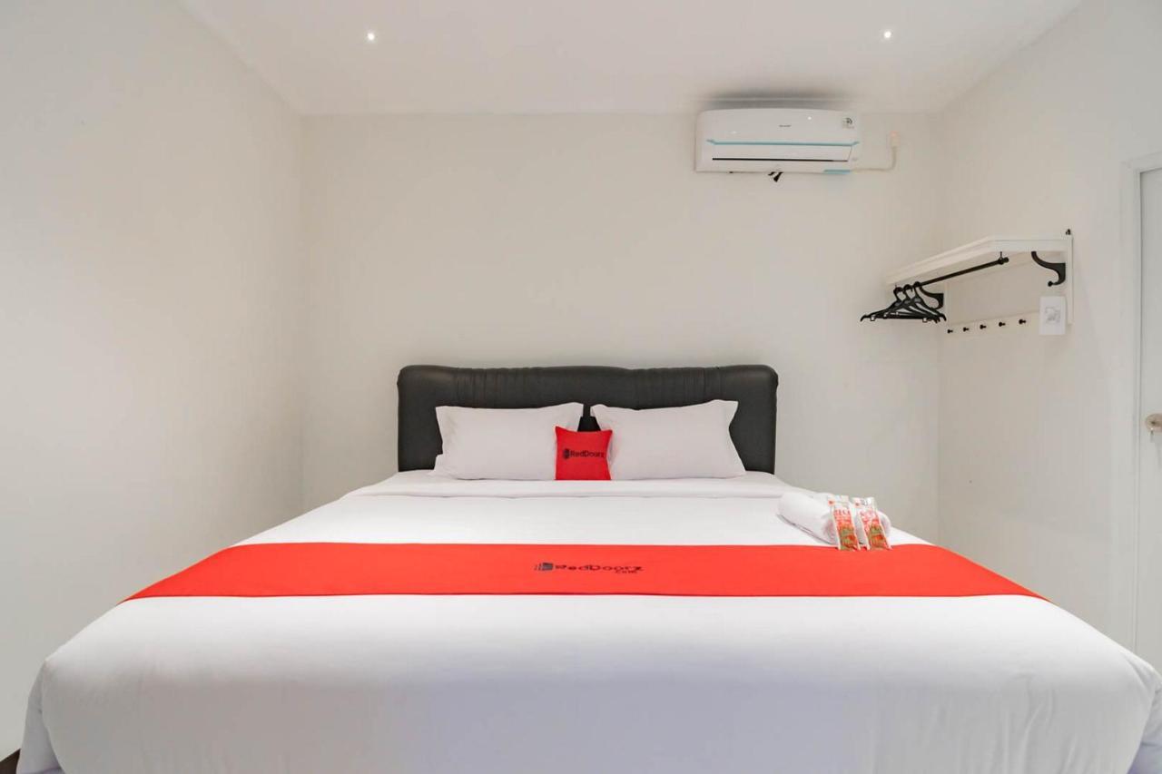 בוגור Reddoorz Plus @ Pakuan Residence Tajur מראה חיצוני תמונה